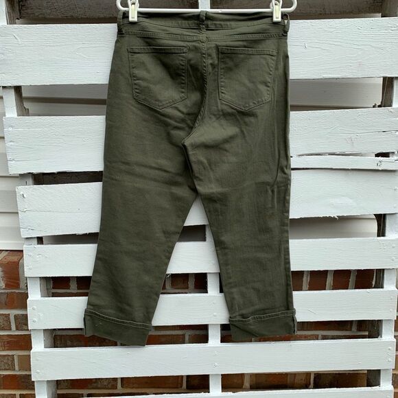 NWOT NYDJ Dayla Cropped Olive Colored Jeans - Picture 7 of 8
